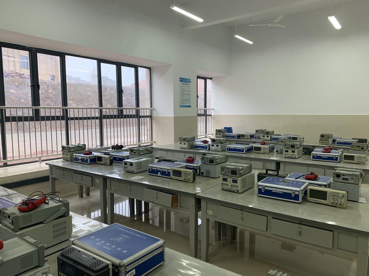 电子电路实验室简介